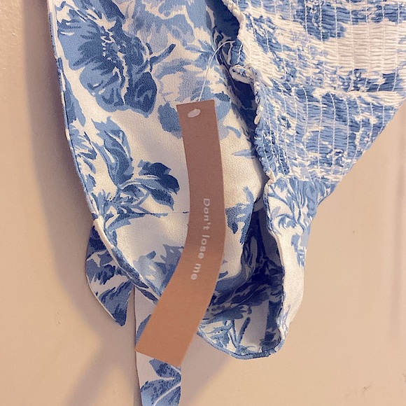 Reformation summer top in size 2, Olympia floral agean blue pattern - Picture 5 of 7